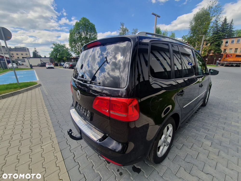 Volkswagen Touran - 4
