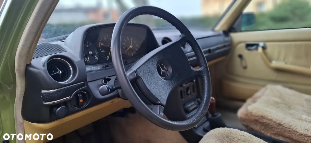 Mercedes-Benz 280 - 22