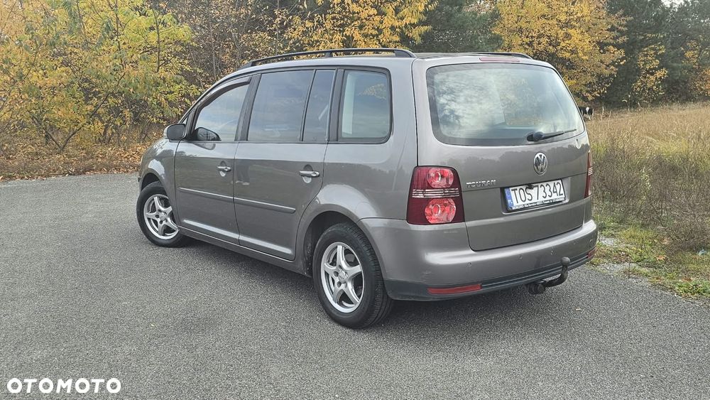 Volkswagen Touran - 9