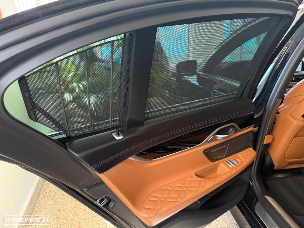 BMW 730 d Pack M Auto - 23