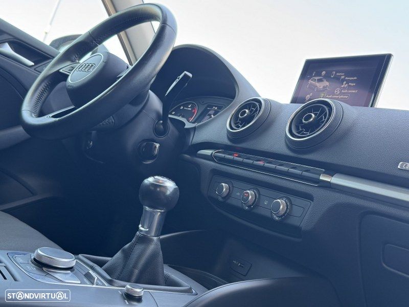 Audi A3 Sportback 2.0 TDI Design - 23