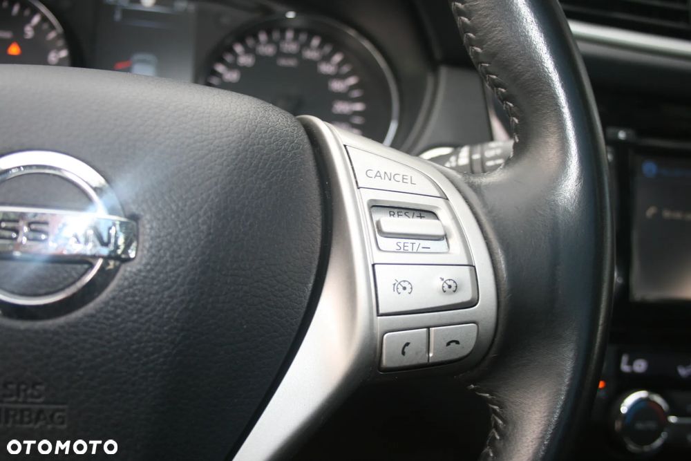 Nissan Qashqai 1.2 DIG-T Tekna EU6 - 17