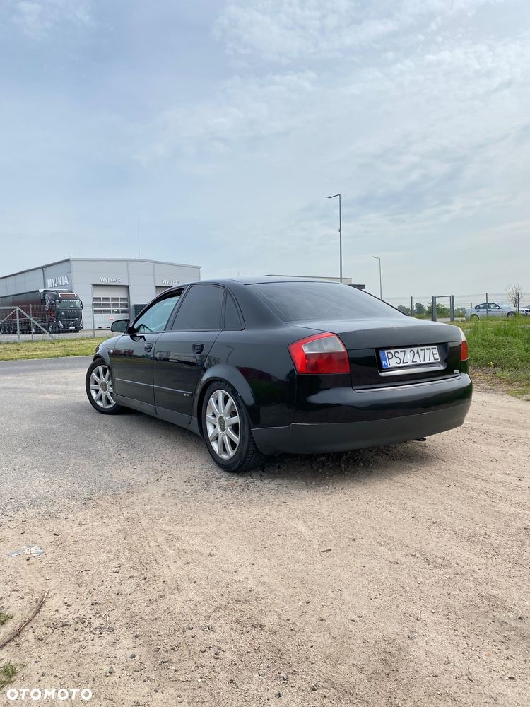 Audi A4 Limousine - 3