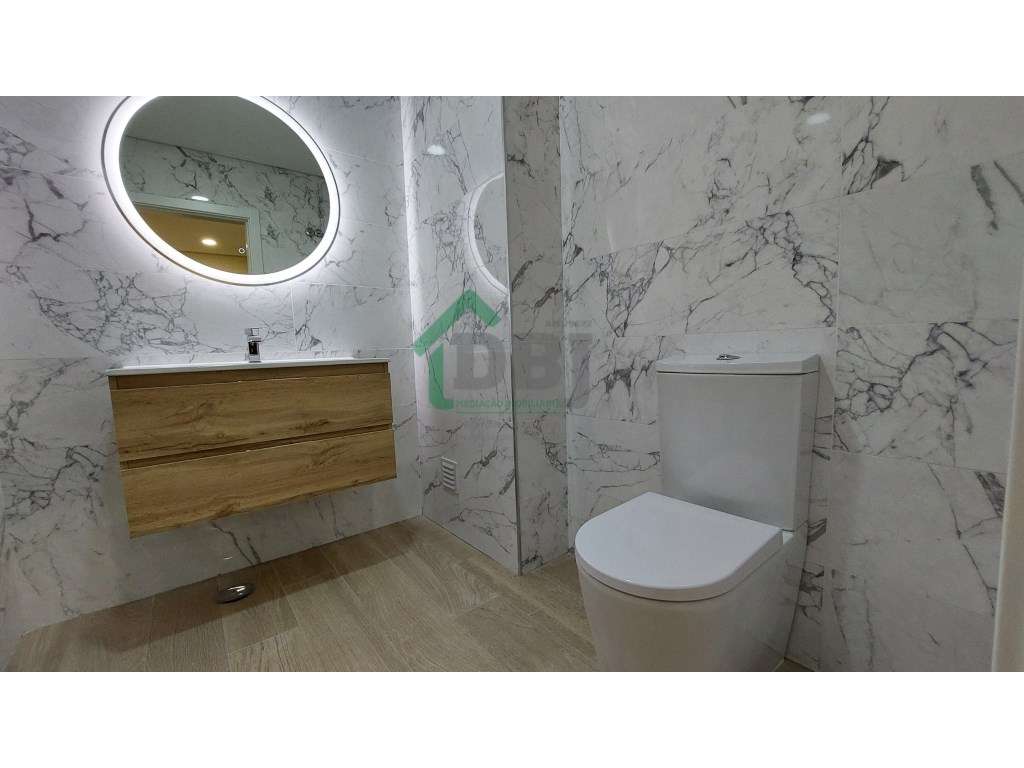 FABULOSO T2 DUPLEX NOVO - Boas áreas, 2 Suites! - Grande imagem: 5/19