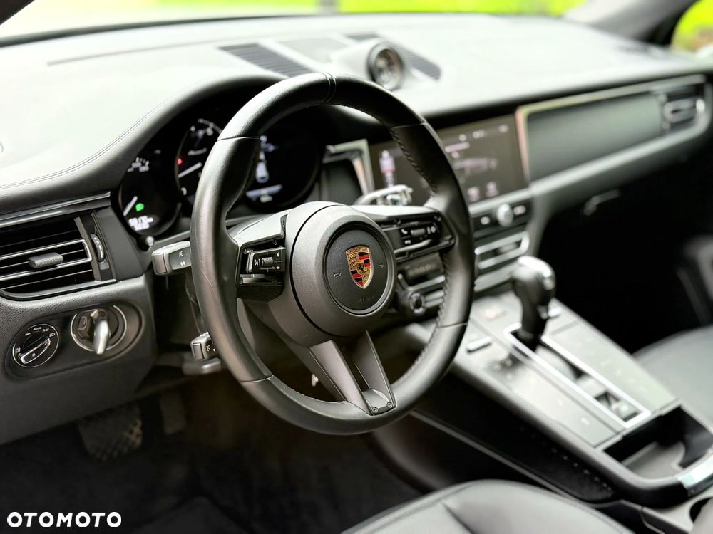 Porsche Macan T - 19