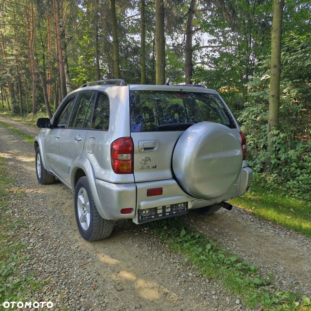 Toyota RAV4 D-4D 4x4 - 6