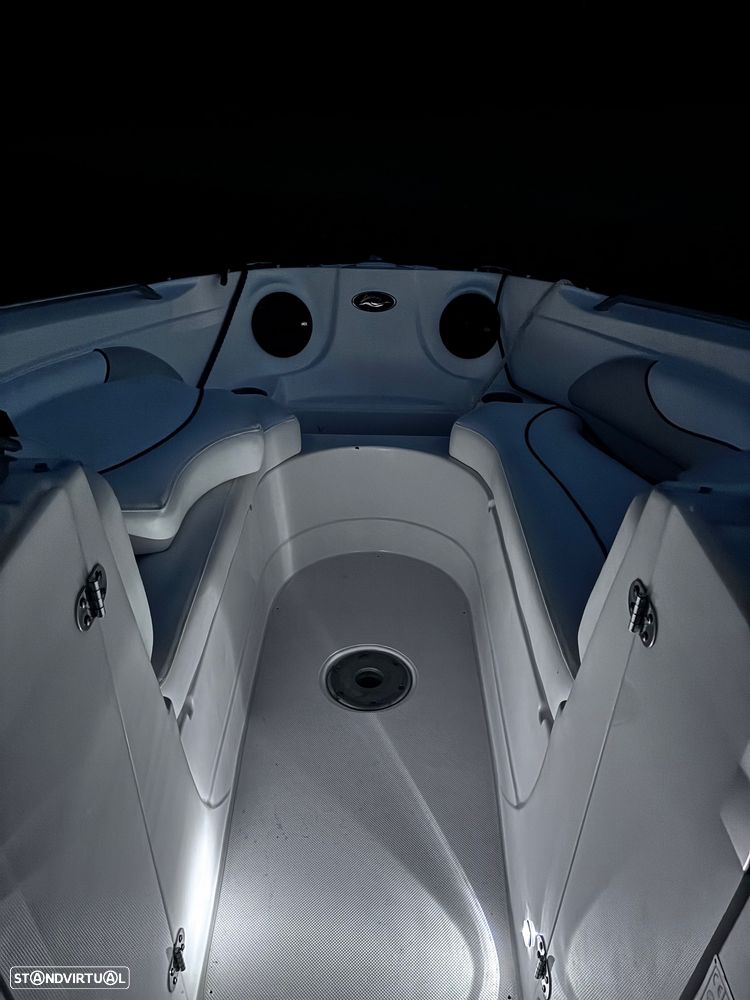 Rinker 226 Captiva BR- XL, V. 2007 - 15
