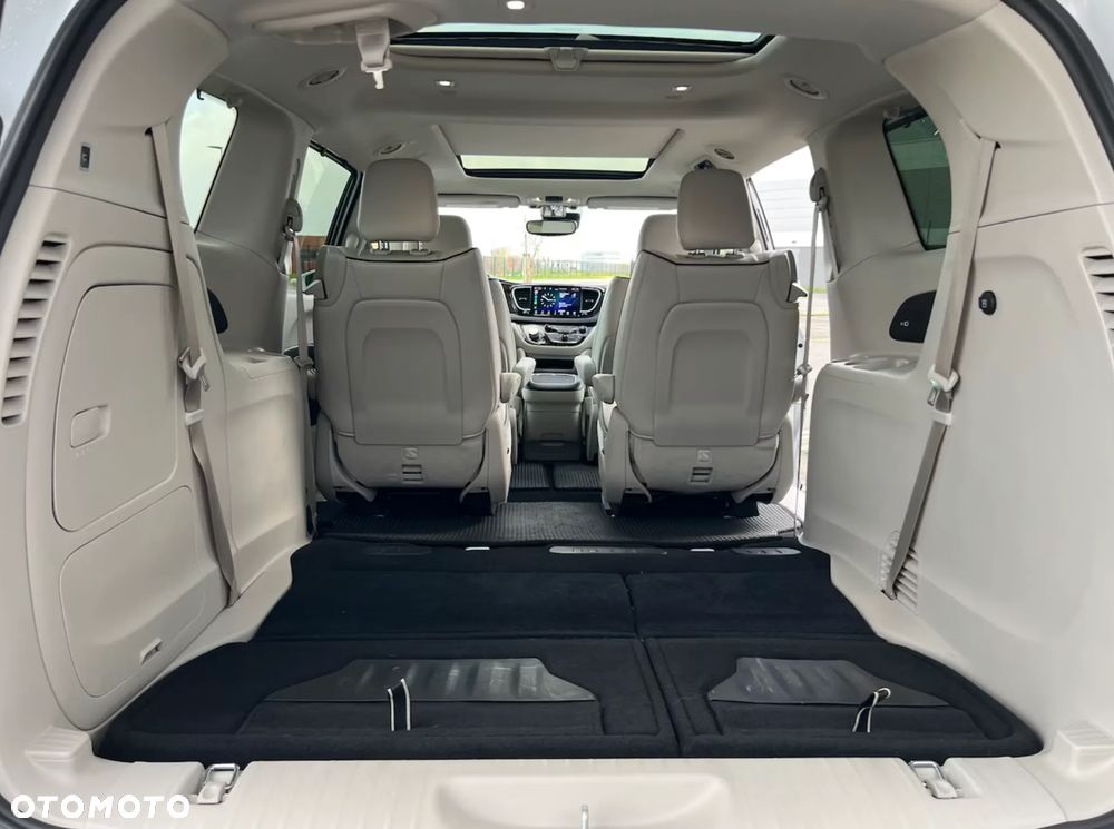 Chrysler Pacifica - 18