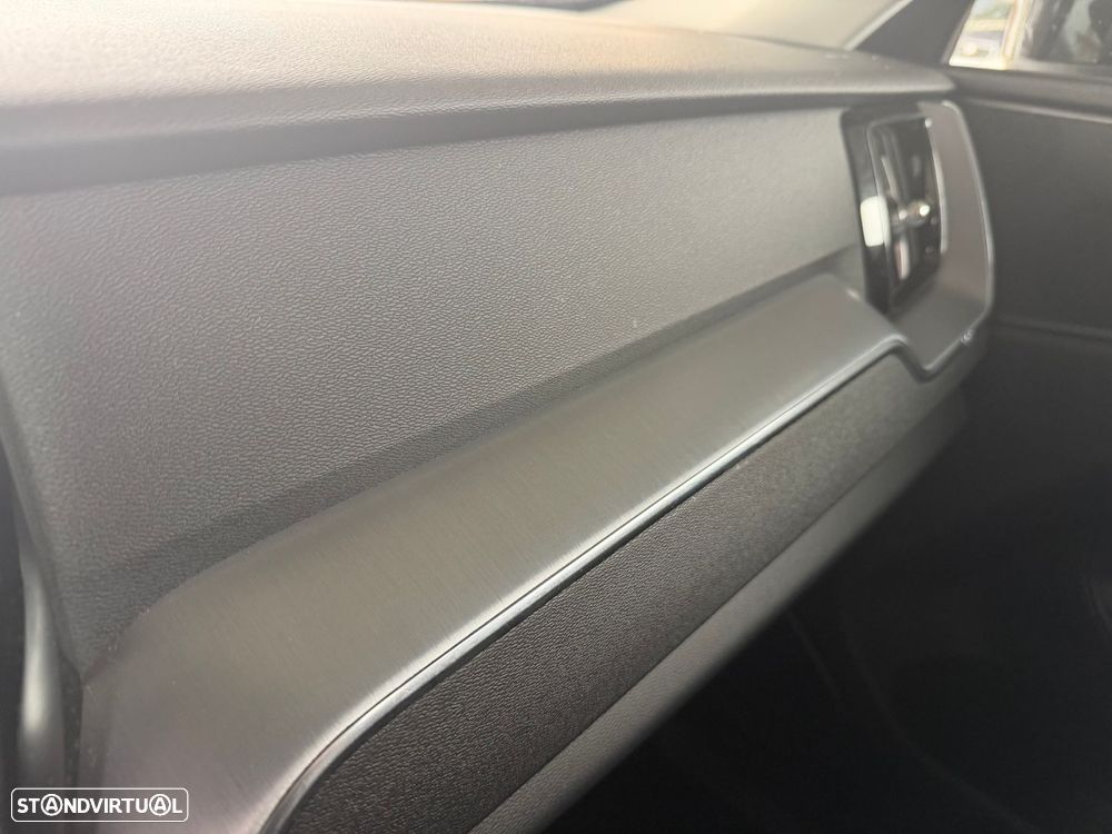 Volvo XC 60 2.0 D4 Momentum Plus Geartronic - 19