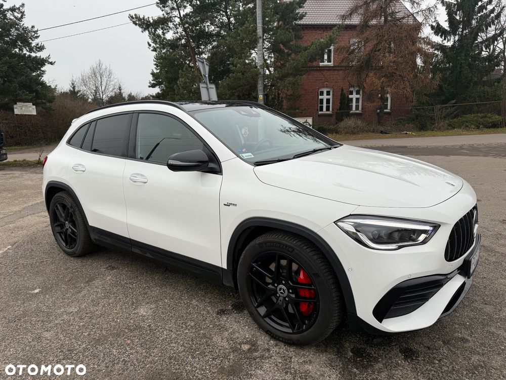 Mercedes-Benz GLA - 2