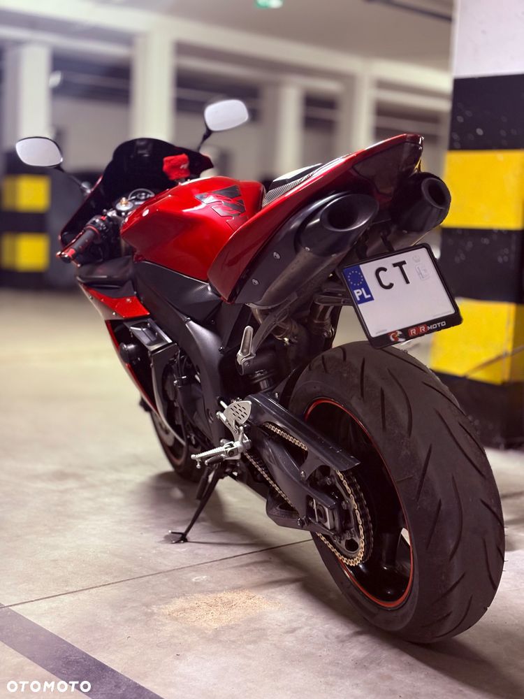 Yamaha R1 - 6