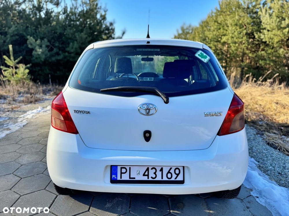 Toyota Yaris 1.0 Terra - 12