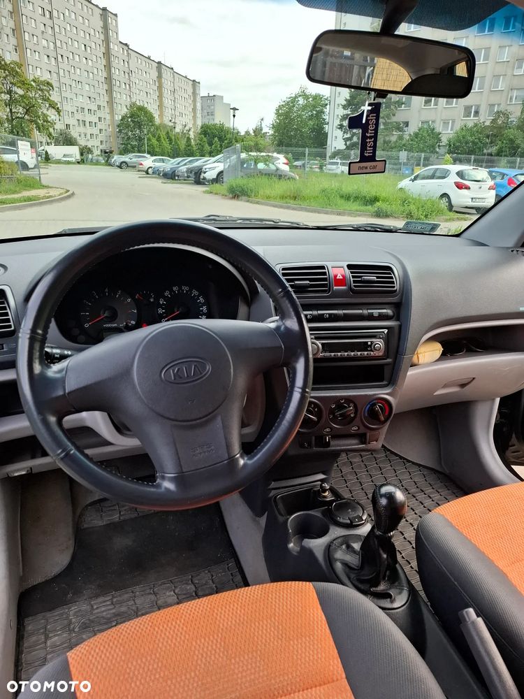 Kia Picanto - 10