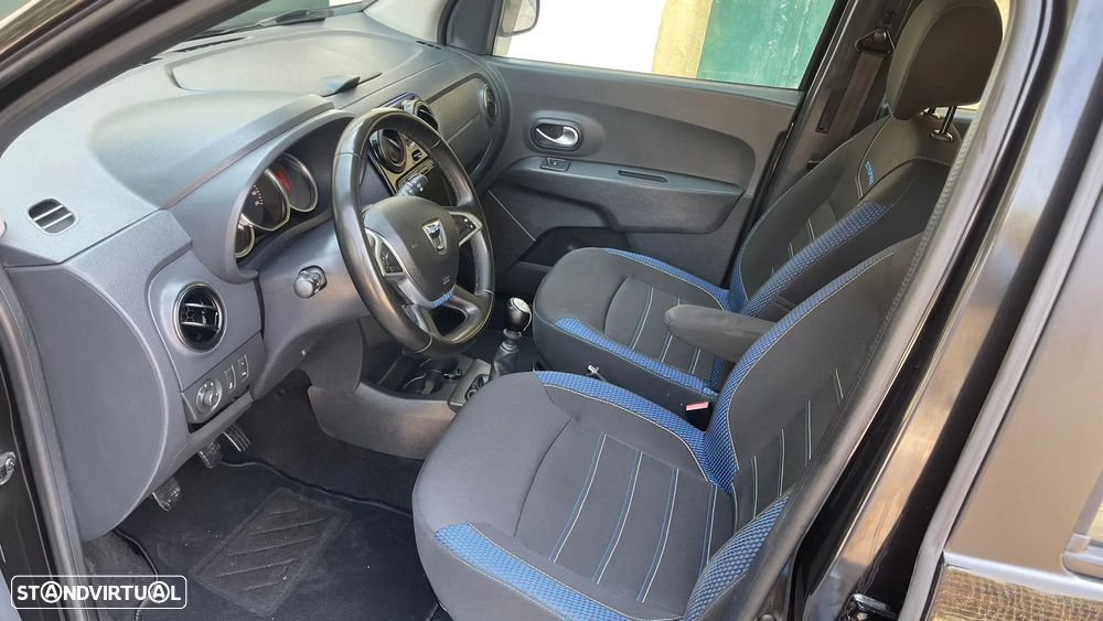 Dacia Lodgy 1.5 Blue dCi Stepway 7L - 8