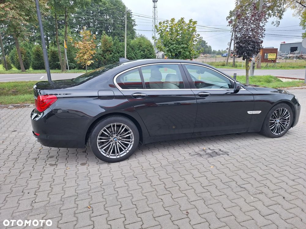 BMW Seria 7 740d xDrive - 11
