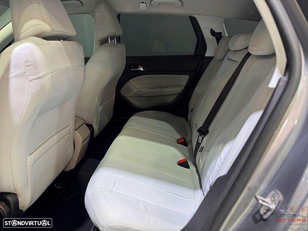 Peugeot 308 SW 1.6 e-HDi Allure - 17