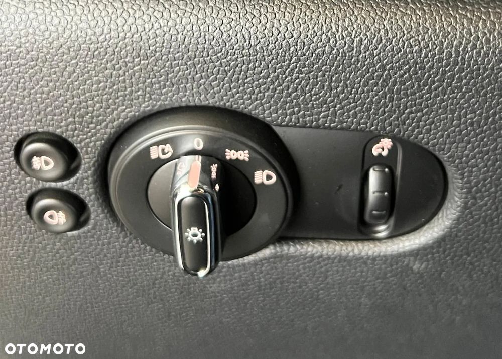 MINI Cooper Standard - 11