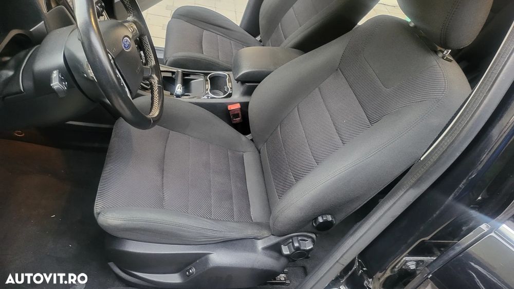 Ford S-Max - 12
