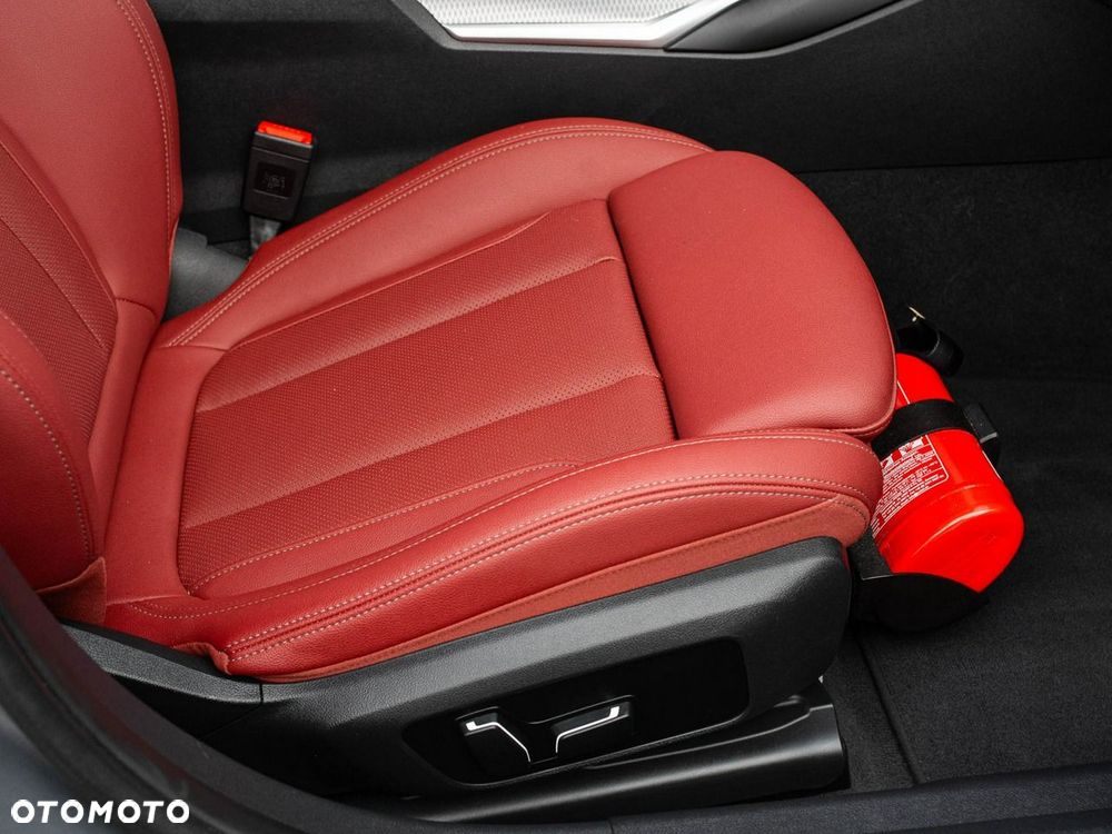 BMW Seria 3 M340i xDrive mHEV sport - 30