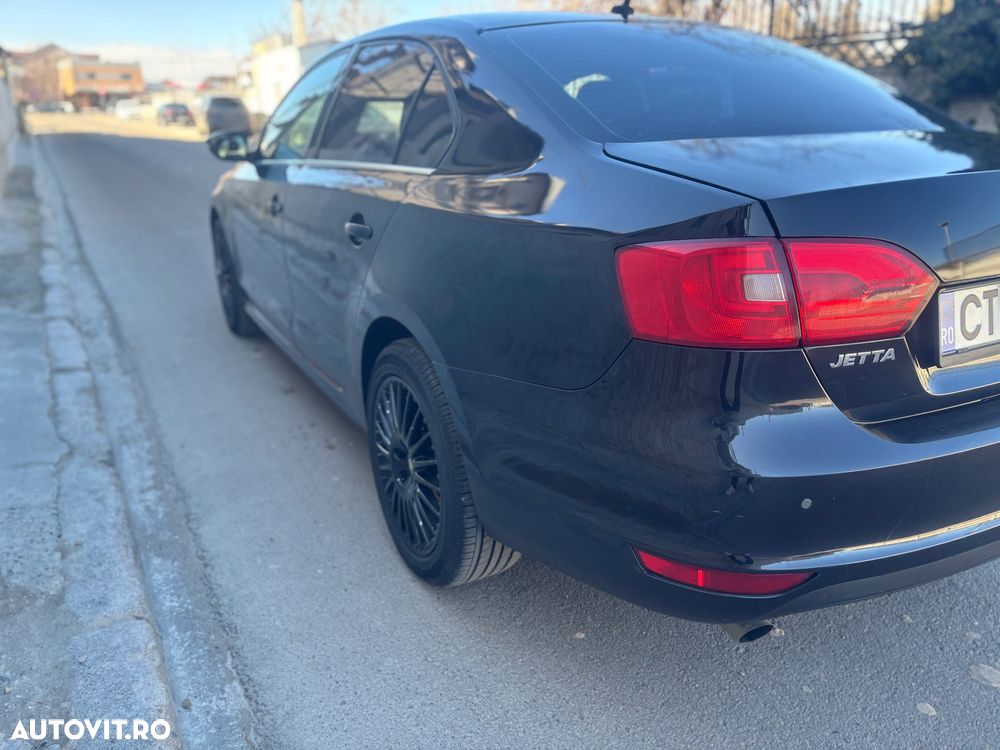 Volkswagen Jetta 2.0 TDI DSG Comfortline - 6