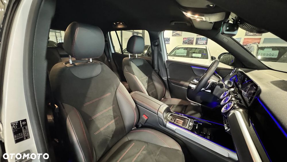 Mercedes-Benz GLB 200 AMG Line 7G-DCT - 34