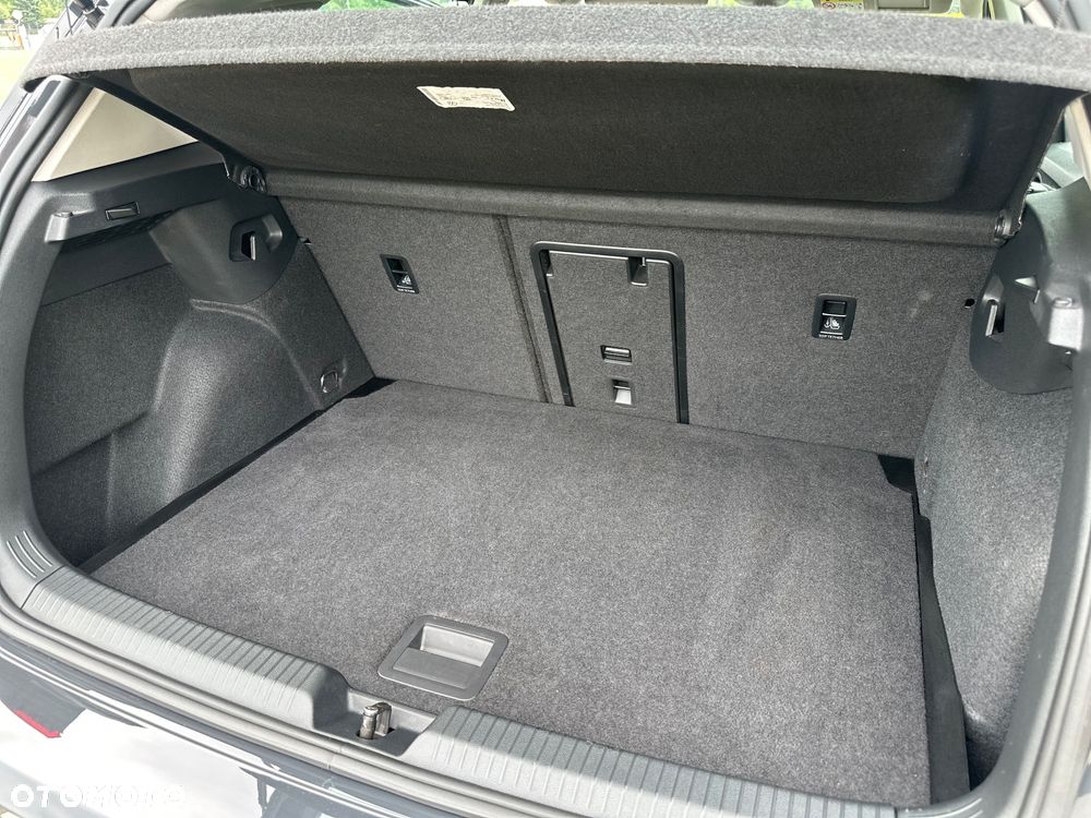Volkswagen Golf 1.5 eTSI mHEV Special Edition DSG - 22
