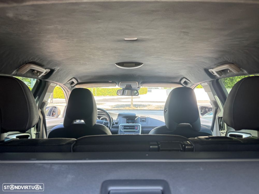 Volvo V60 2.0 D3 Momentum - 19