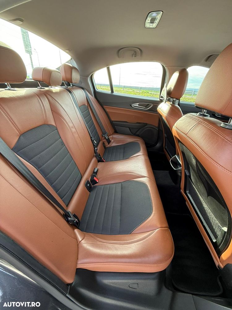 Alfa Romeo Giulia 2.2 Diesel AT8 Advanced Efficiency - 6