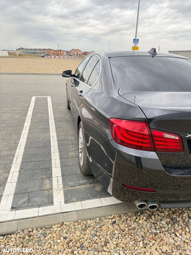 BMW Seria 5 525d xDrive - 6