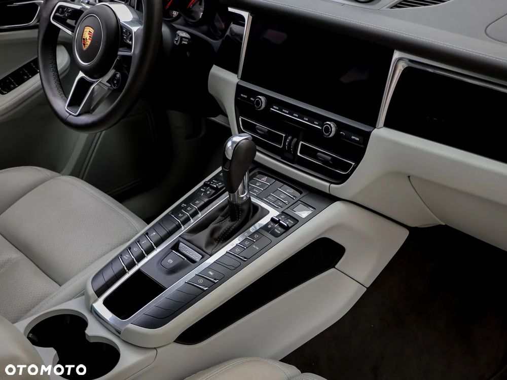 Porsche Macan S - 21