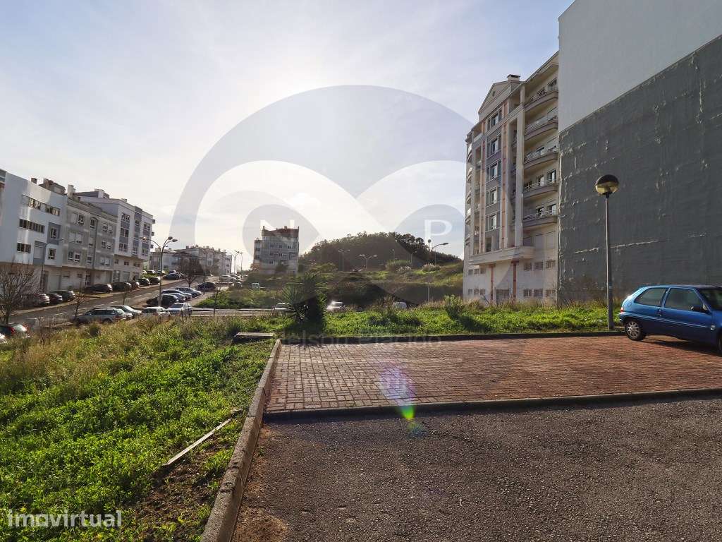 Terreno Urbano COM LICENÇA A PAGAMENTO para predio com 8 fogos de H... - Grande imagem: 5/10