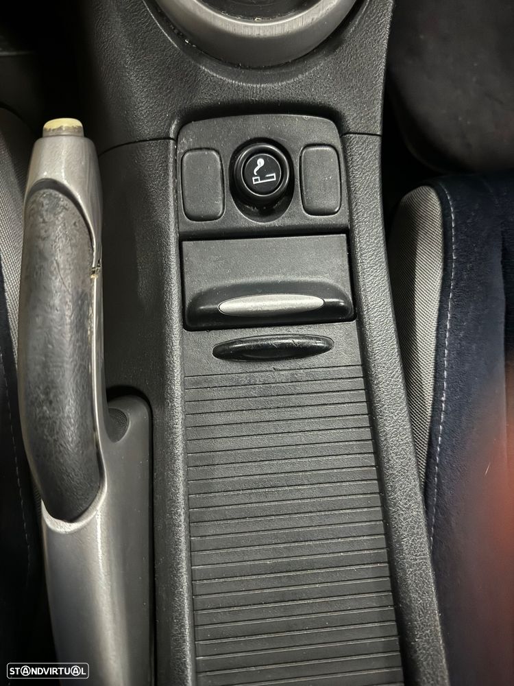 Honda Civic 1.4 Sport - 17