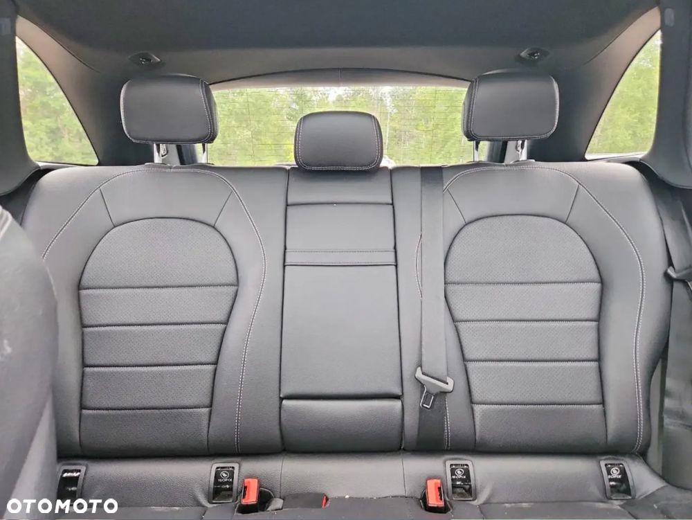 Mercedes-Benz GLC 300 4Matic 9G-TRONIC - 9