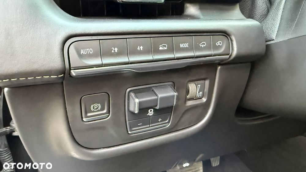 Cadillac Escalade ESV 6.2 V8 AWD AT Platinum - 16