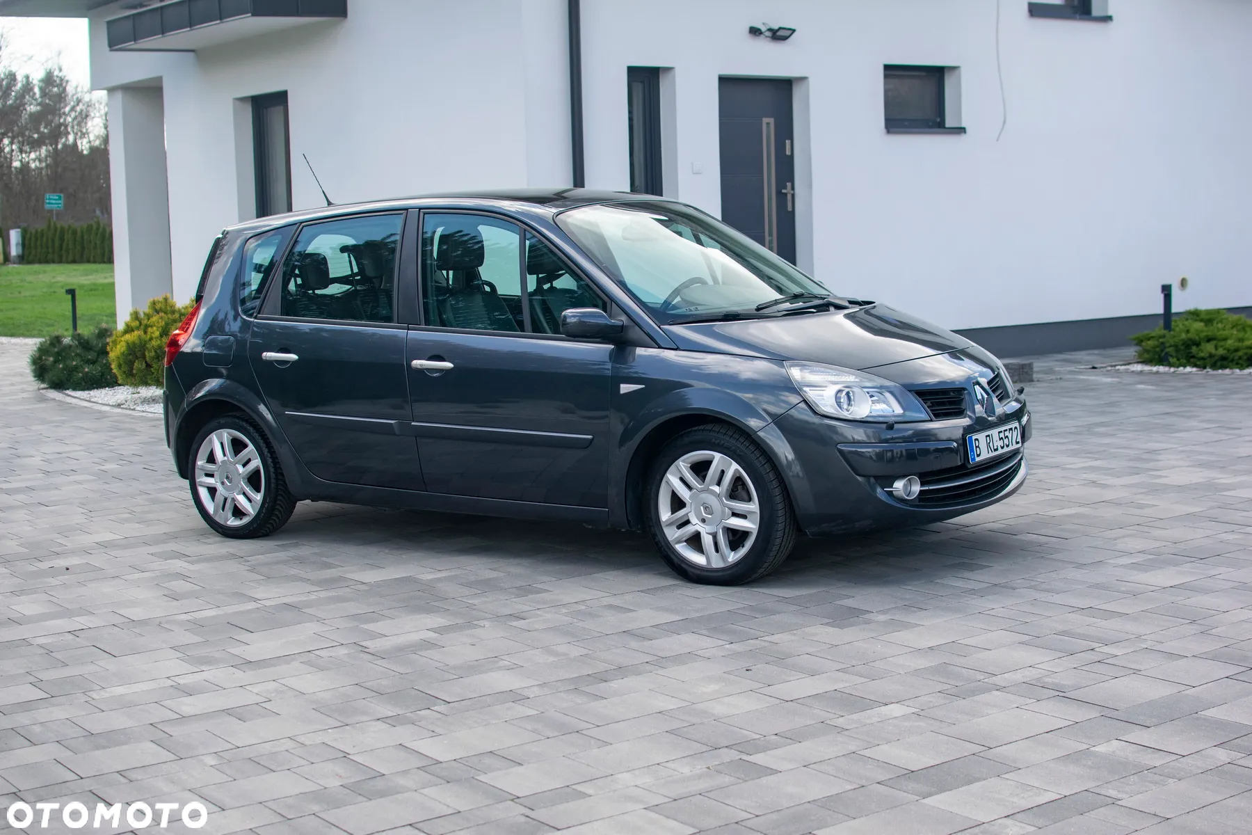 Renault Scenic 2.0 16V Dynamique - 8