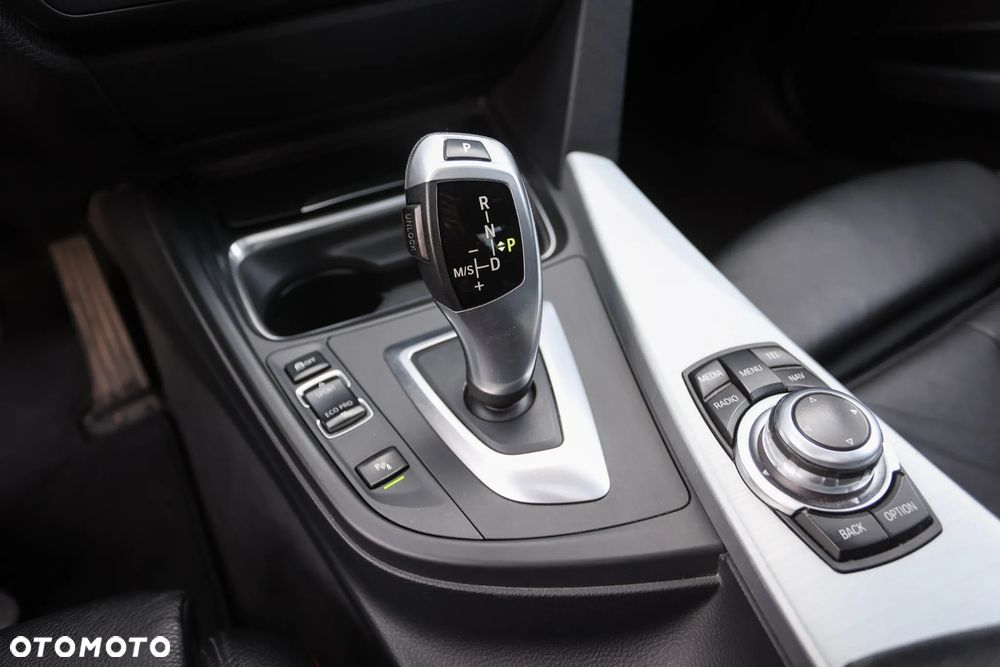 BMW Seria 3 320d Blue Performance Sport Line - 25