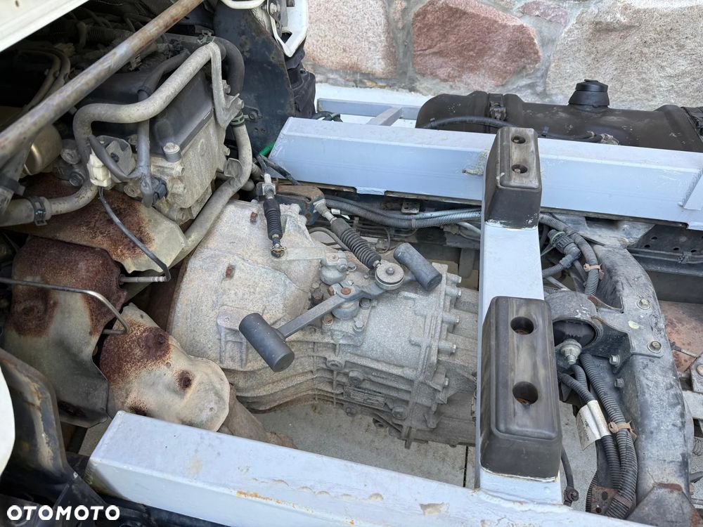 Nissan CABSTAR - 22
