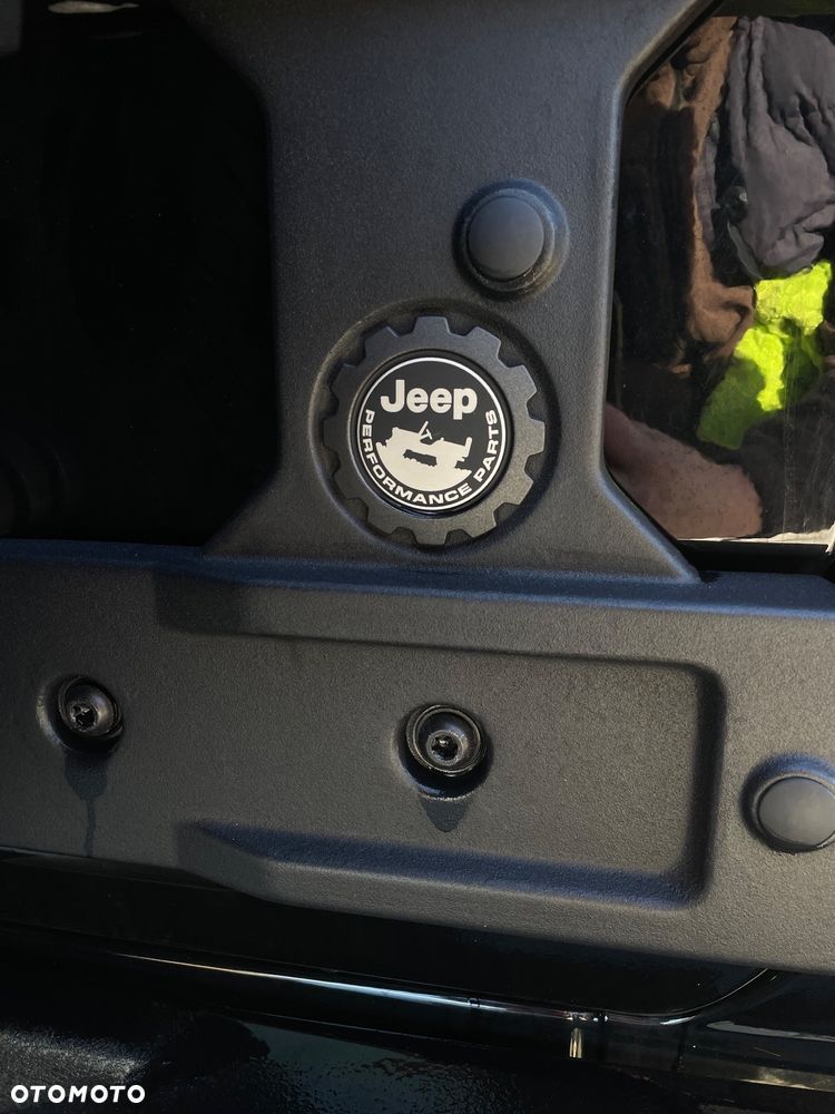 Jeep Wrangler - 12