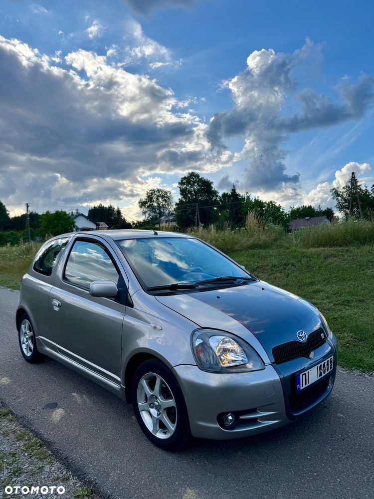 Toyota Yaris - 1