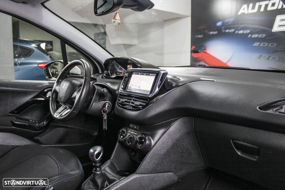 Peugeot 208 1.5 BlueHDi Signature - 27