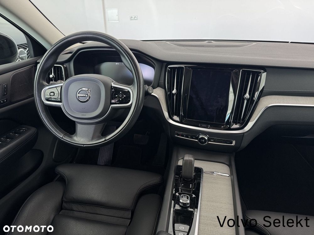 Volvo V60 Cross Country - 12