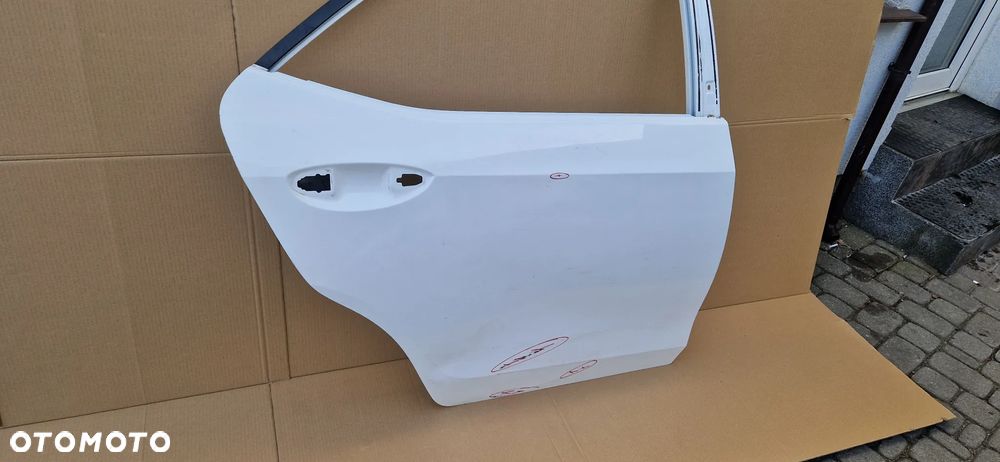 DRZWI PRAWE TYLNE TYŁ TOYOTA COROLLA E16 E18 SEDAN - 2