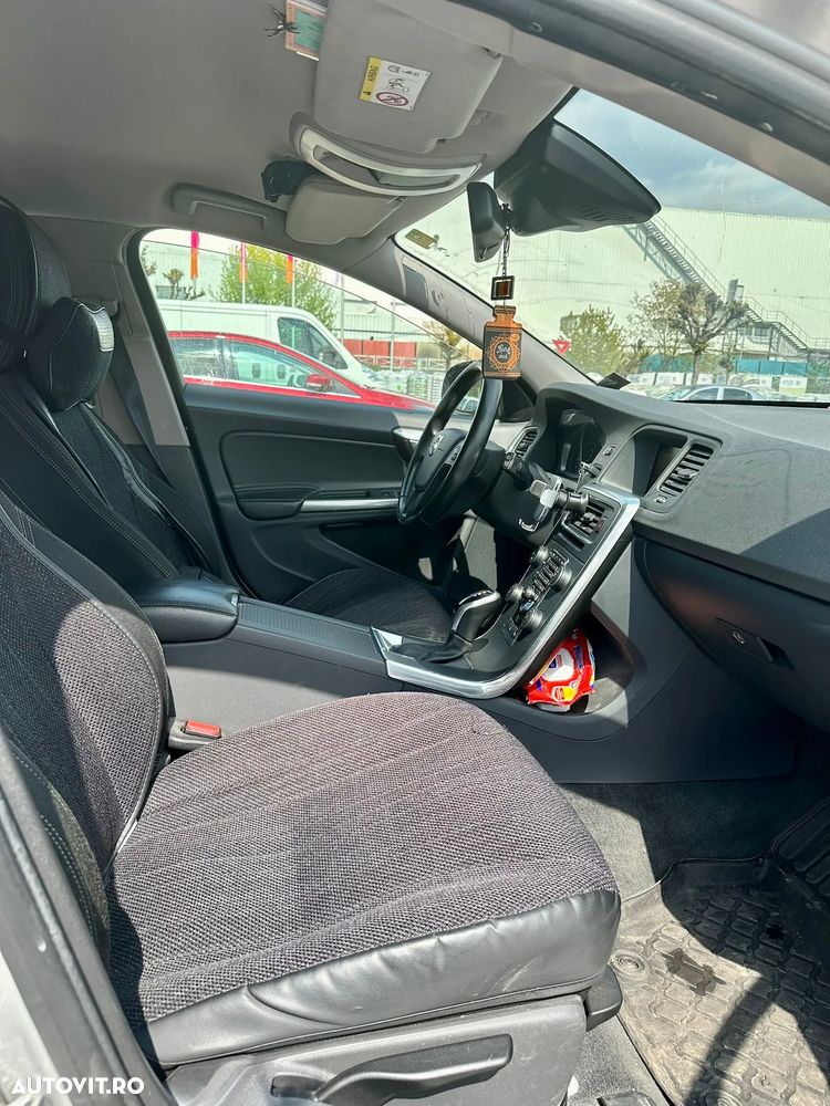 Volvo V60 D2 DRIVe Momentum - 5