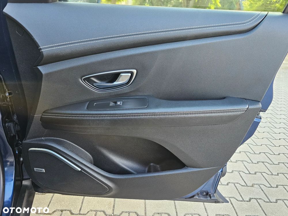 Renault Scenic TCe 140 GPF EDC BLACK EDITION - 23