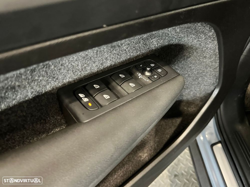 Volvo XC 40 Recharge Plus - 16