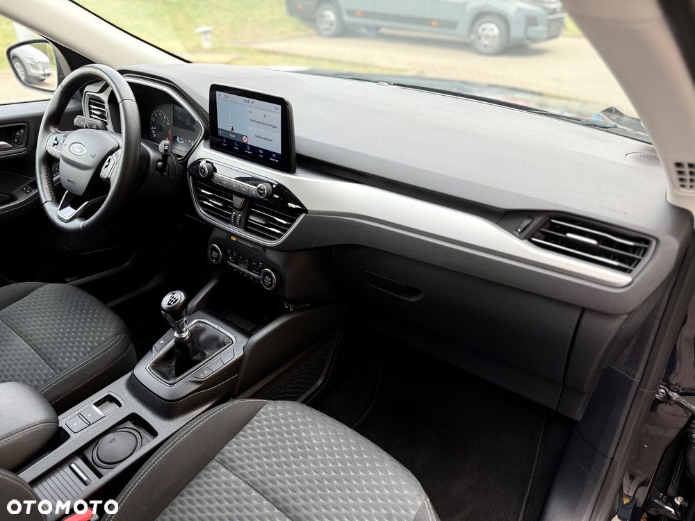 Ford Kuga 1.5 EcoBoost TITANIUM - 24