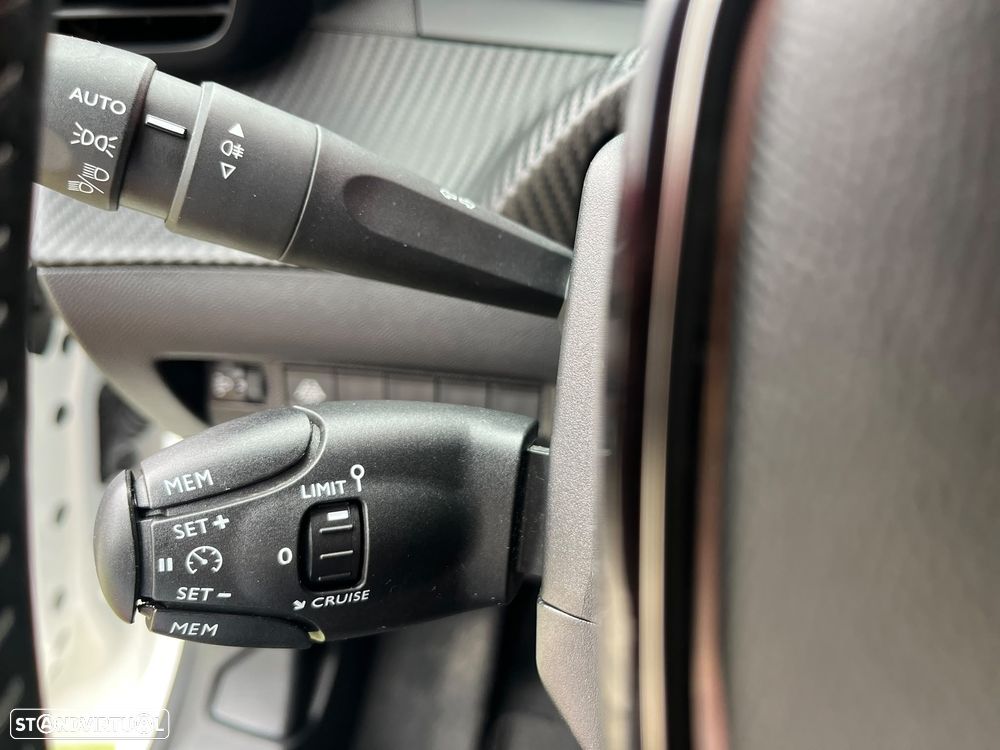 Peugeot 208 1.2 PureTech Active - 17