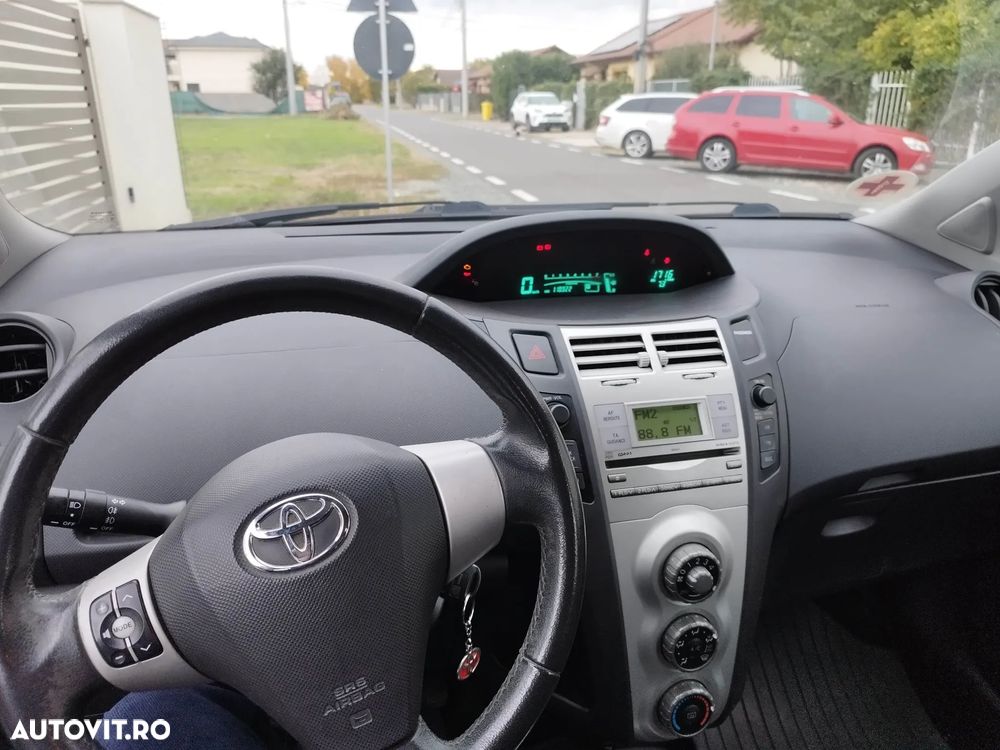 Toyota Yaris - 8