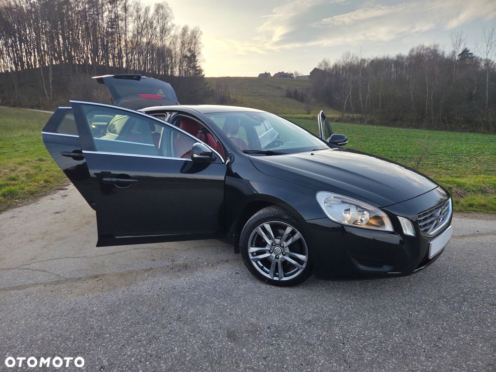 Volvo V60 D3 Geartronic Momentum - 17