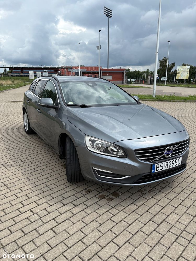 Volvo V60 D2 Drive-E Dynamic Edition (Momentum) - 3